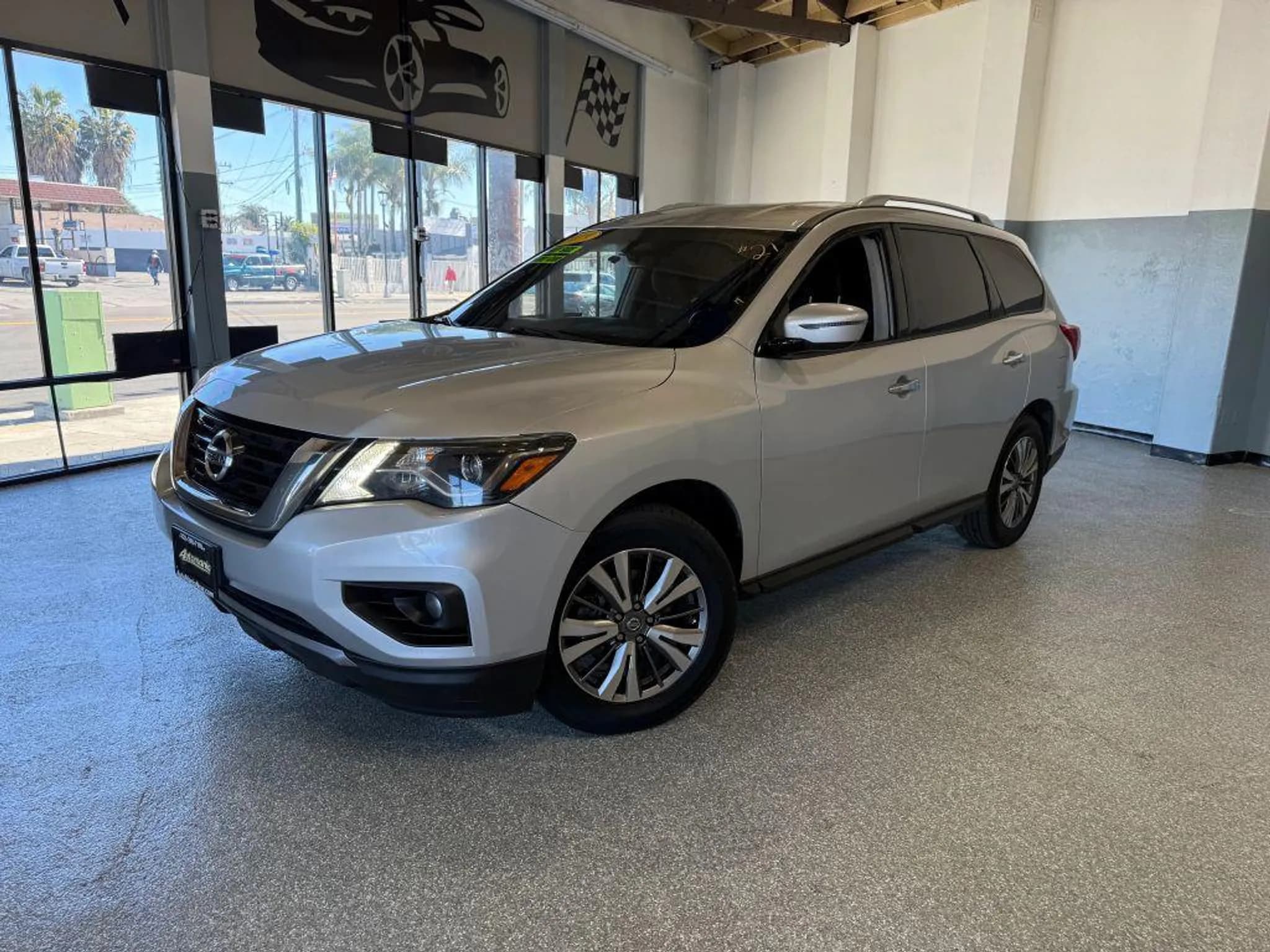 2019 NISSAN Pathfinder SV - Photo 3