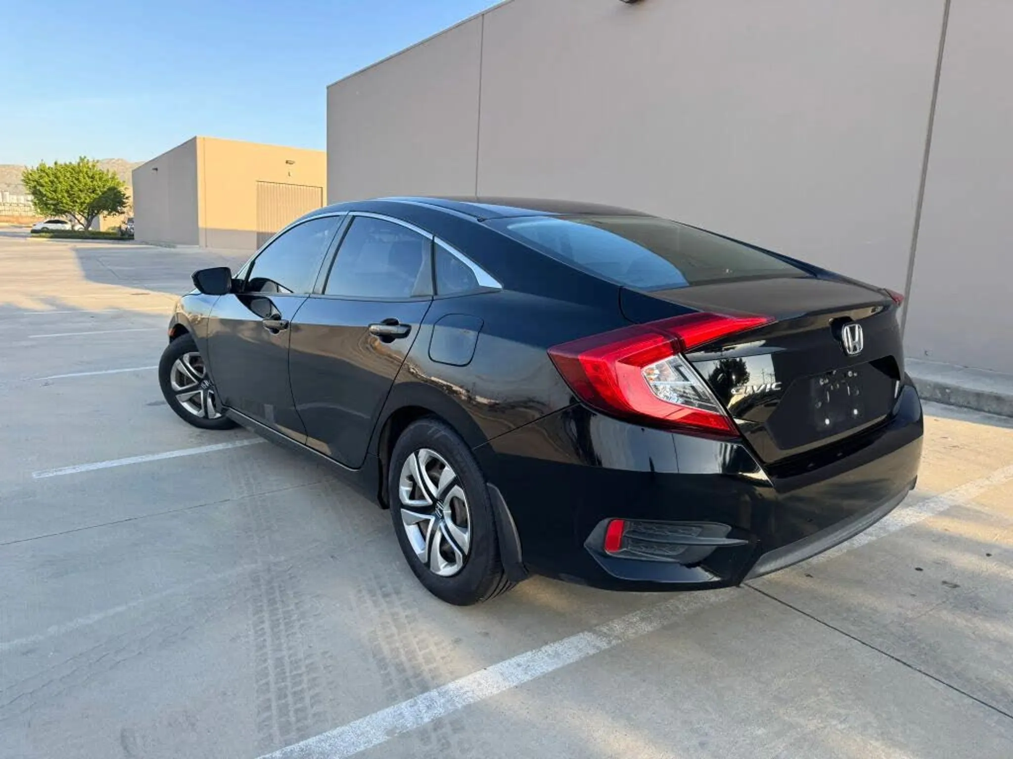 2017 HONDA Civic LX - Photo 2