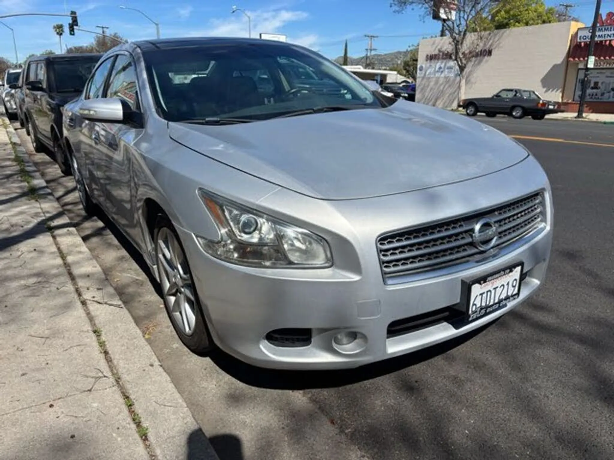 2010 NISSAN Maxima SV - Photo 2
