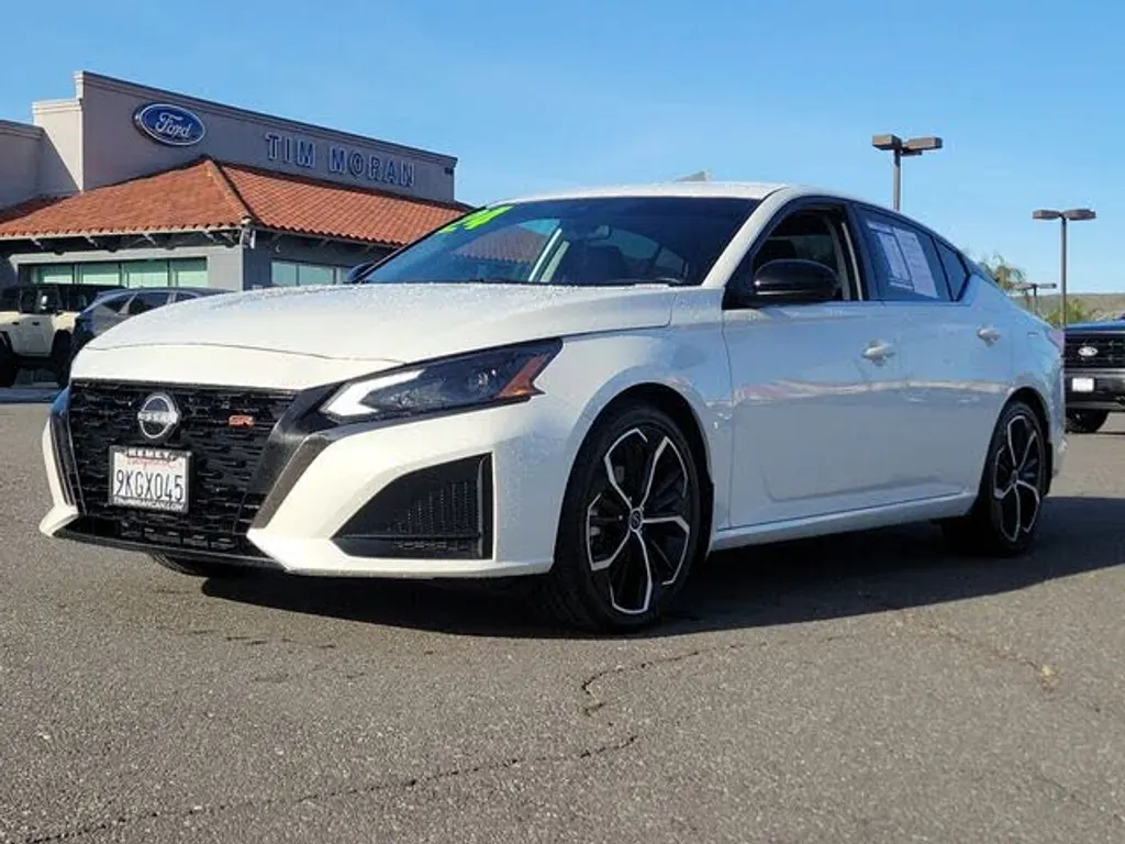2024 NISSAN Altima