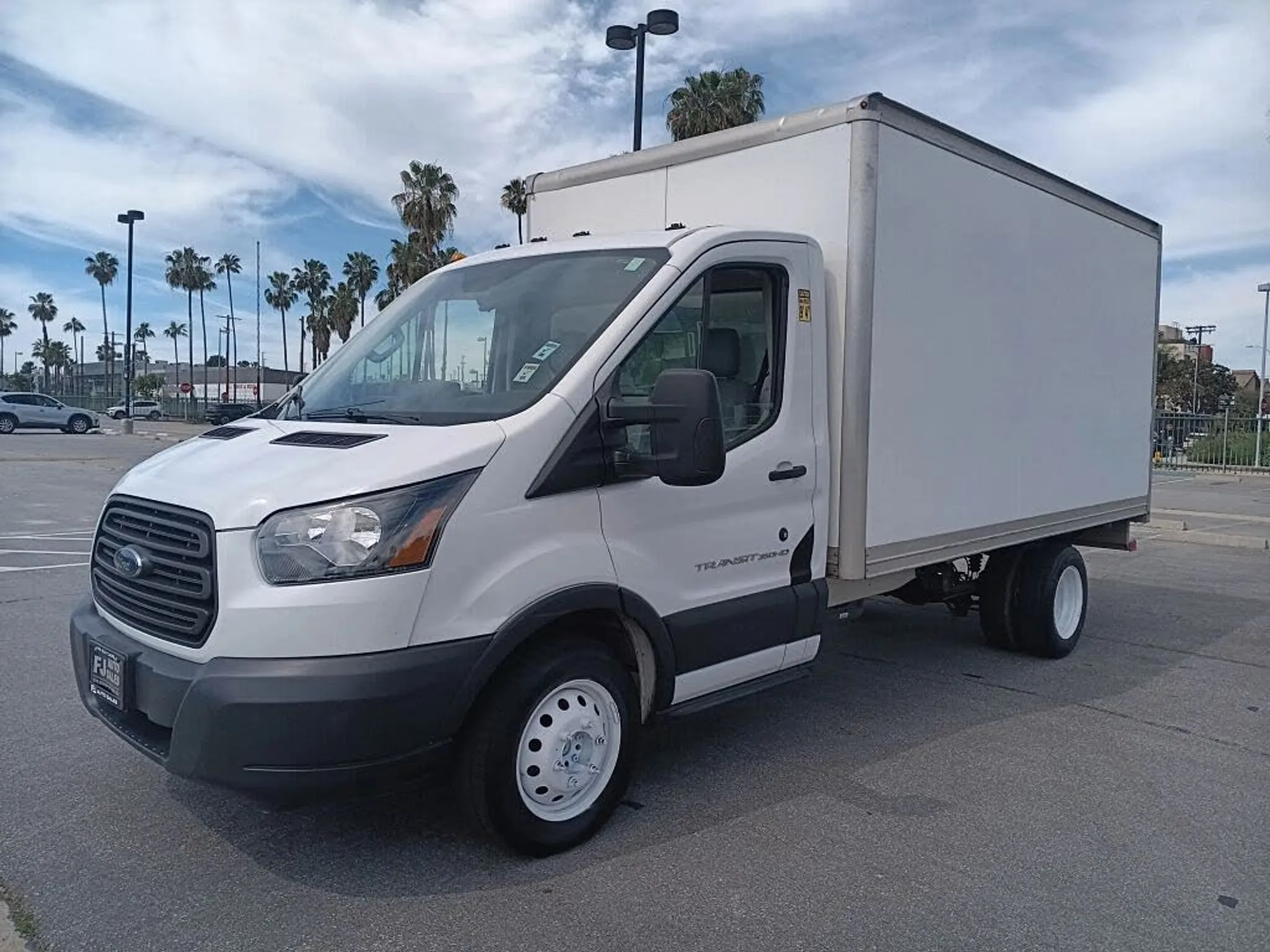 2018 FORD Transit 350 HD 9950 GVWR 156 DRW RWD - Photo 3