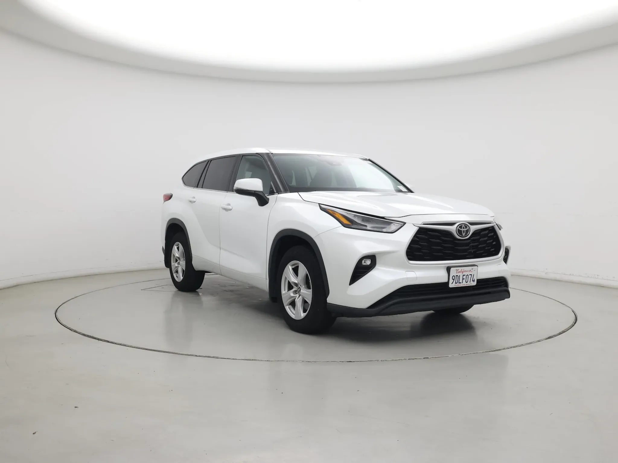 2021 TOYOTA Highlander XLE - Photo 1