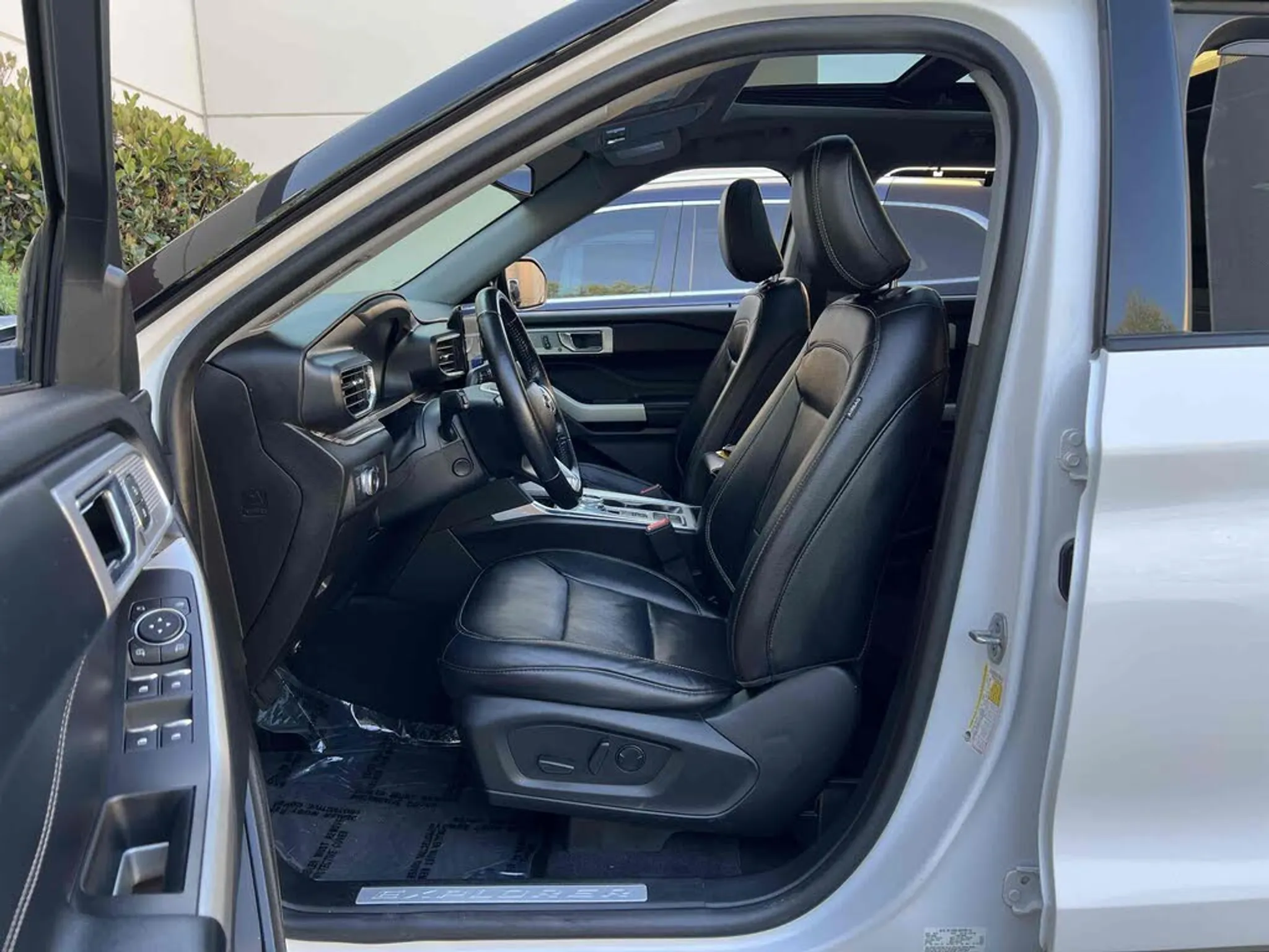 2021 FORD Explorer Limited - Photo 2