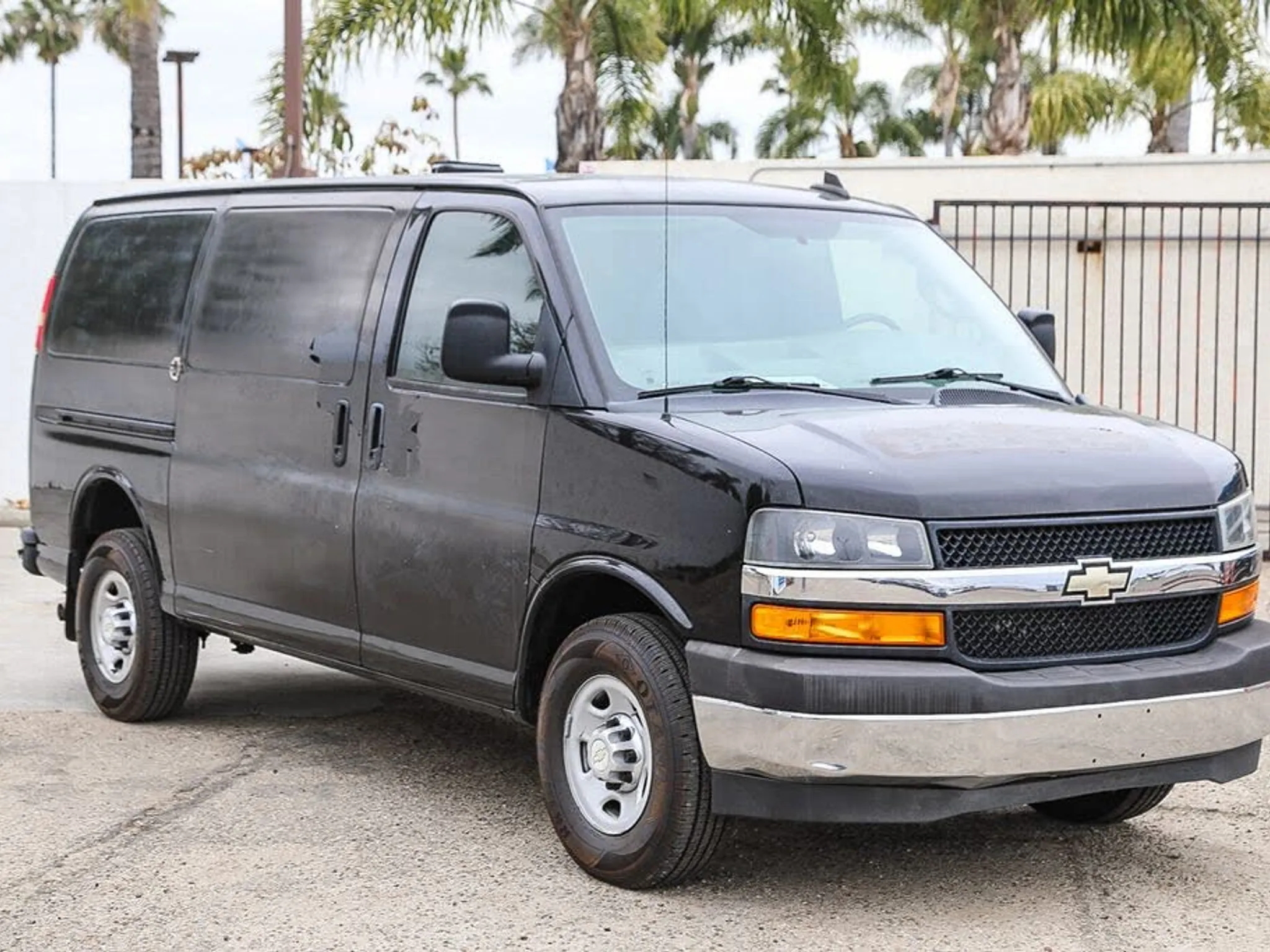 2018 CHEVROLET Express Cargo - Photo 3