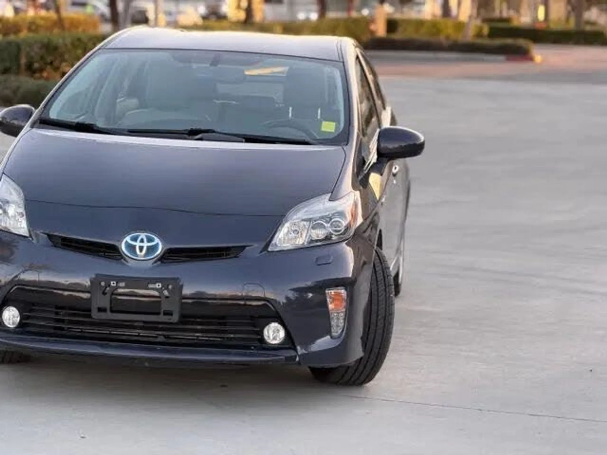 2014 TOYOTA Prius Three - Photo 2