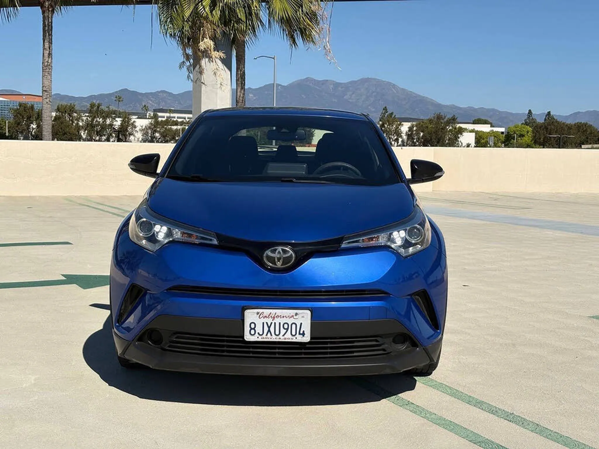 2019 TOYOTA C-HR LE/XLE/Limited - Photo 2