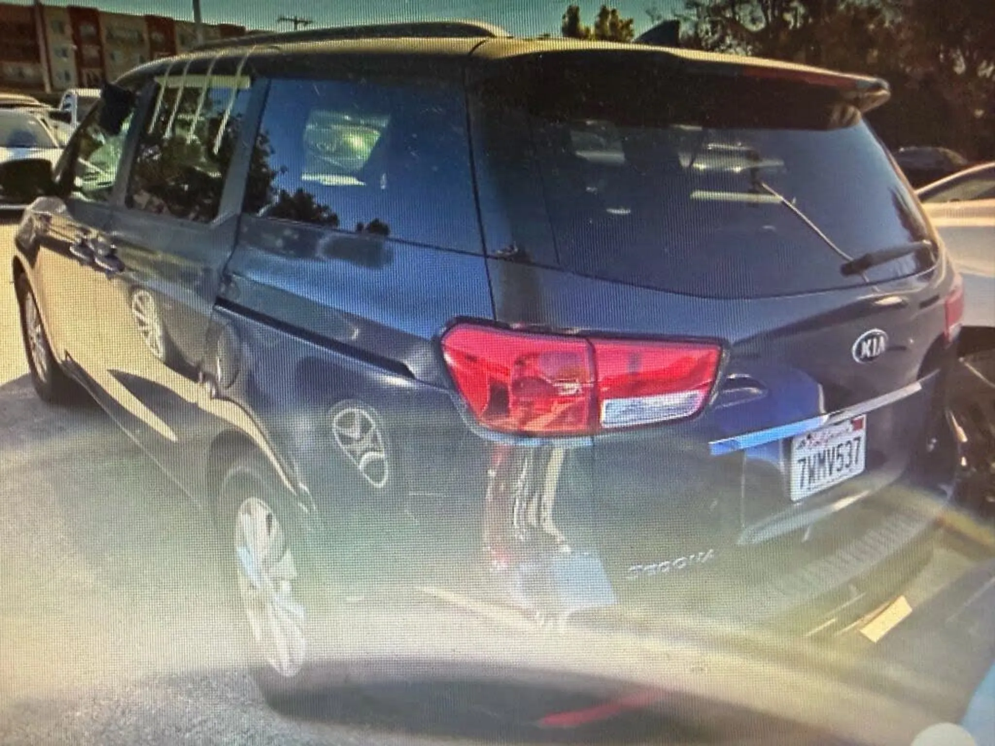 2016 KIA Sedona LX - Middle-low - Photo 2