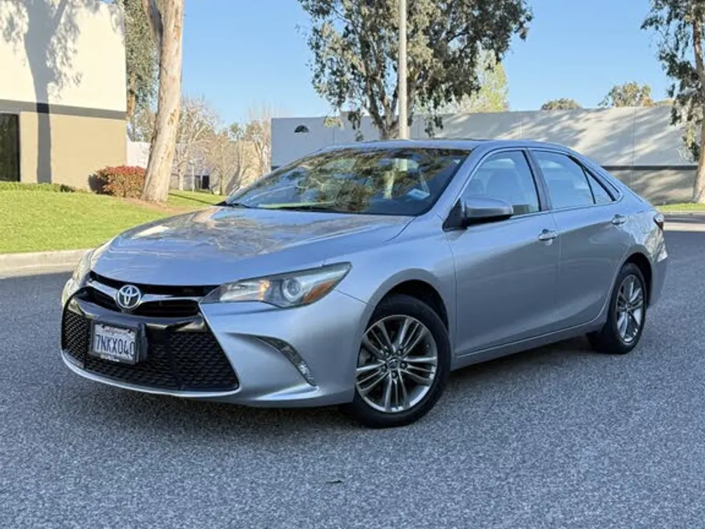 2016 TOYOTA Camry