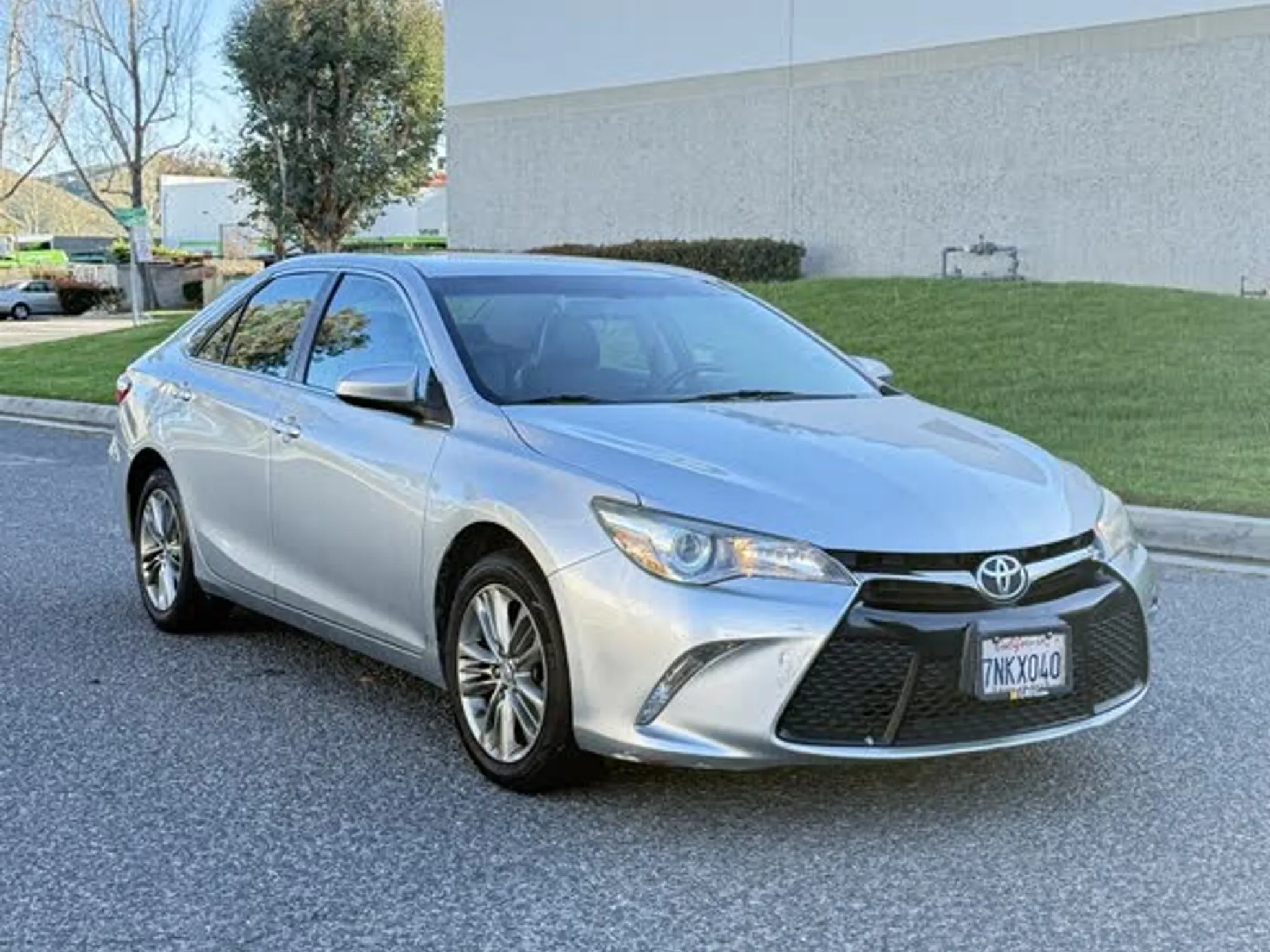 2016 TOYOTA Camry SE - Photo 3