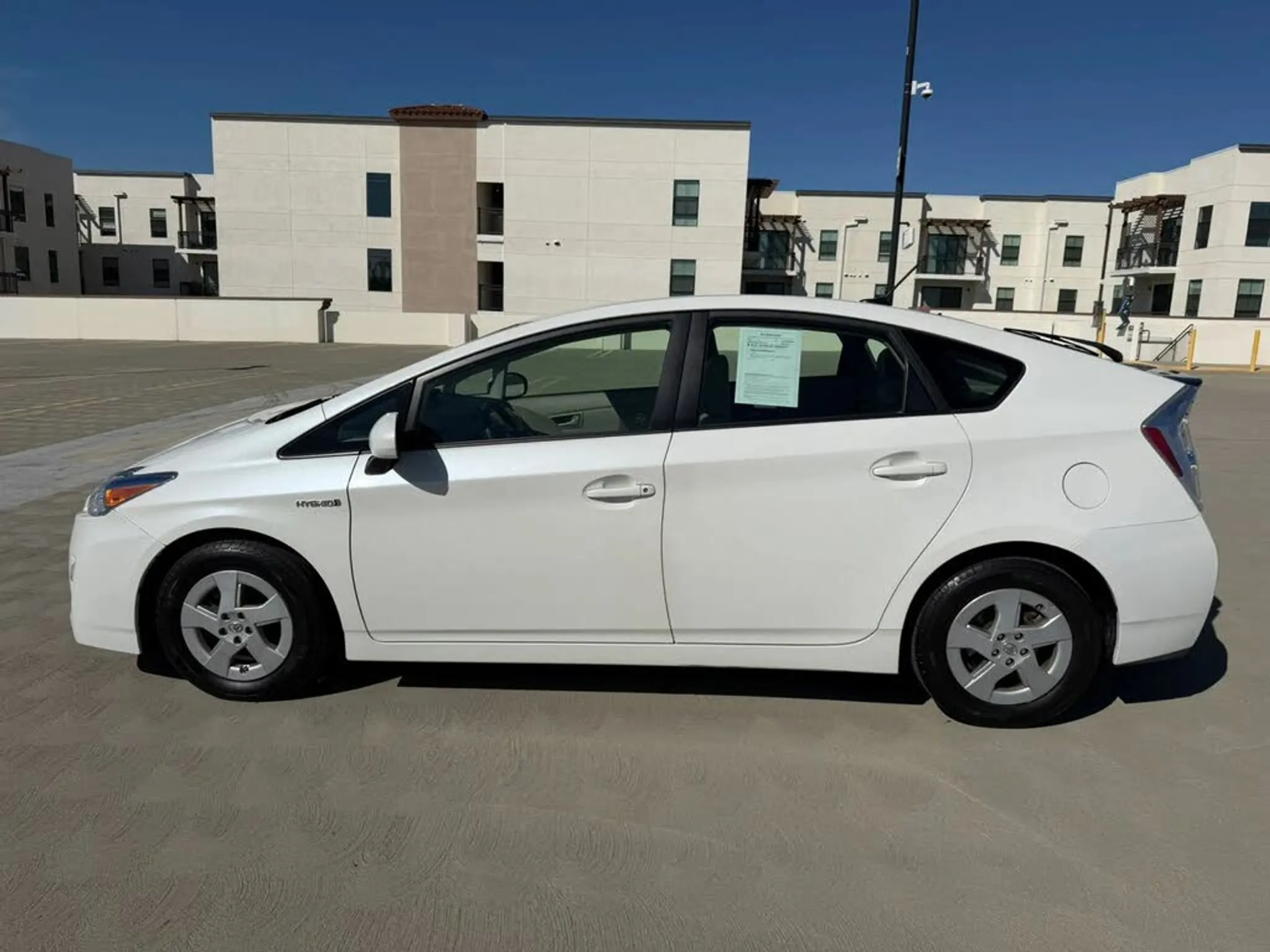 2011 TOYOTA Prius One - Photo 2