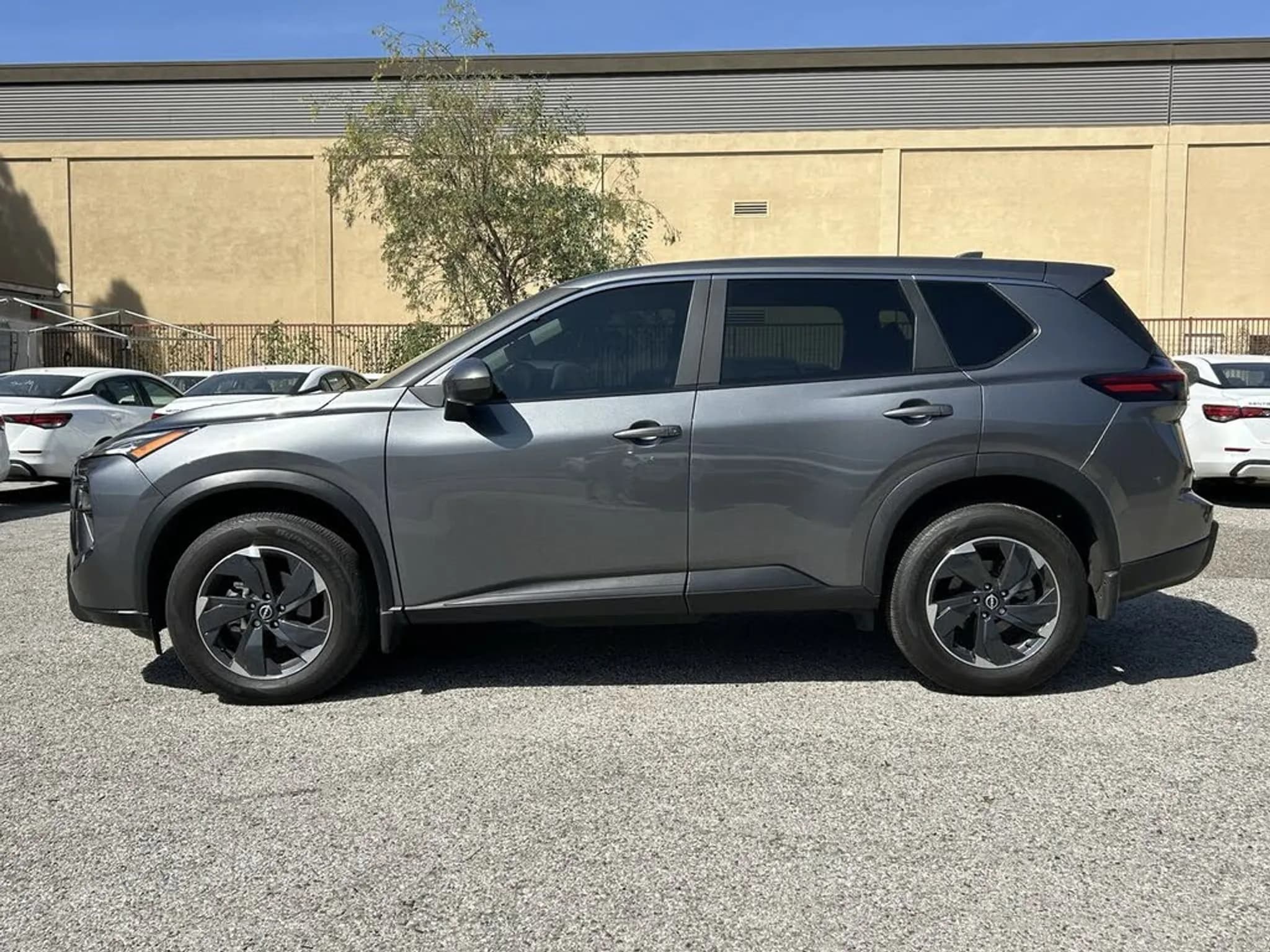 2024 NISSAN Rogue SV - Photo 3