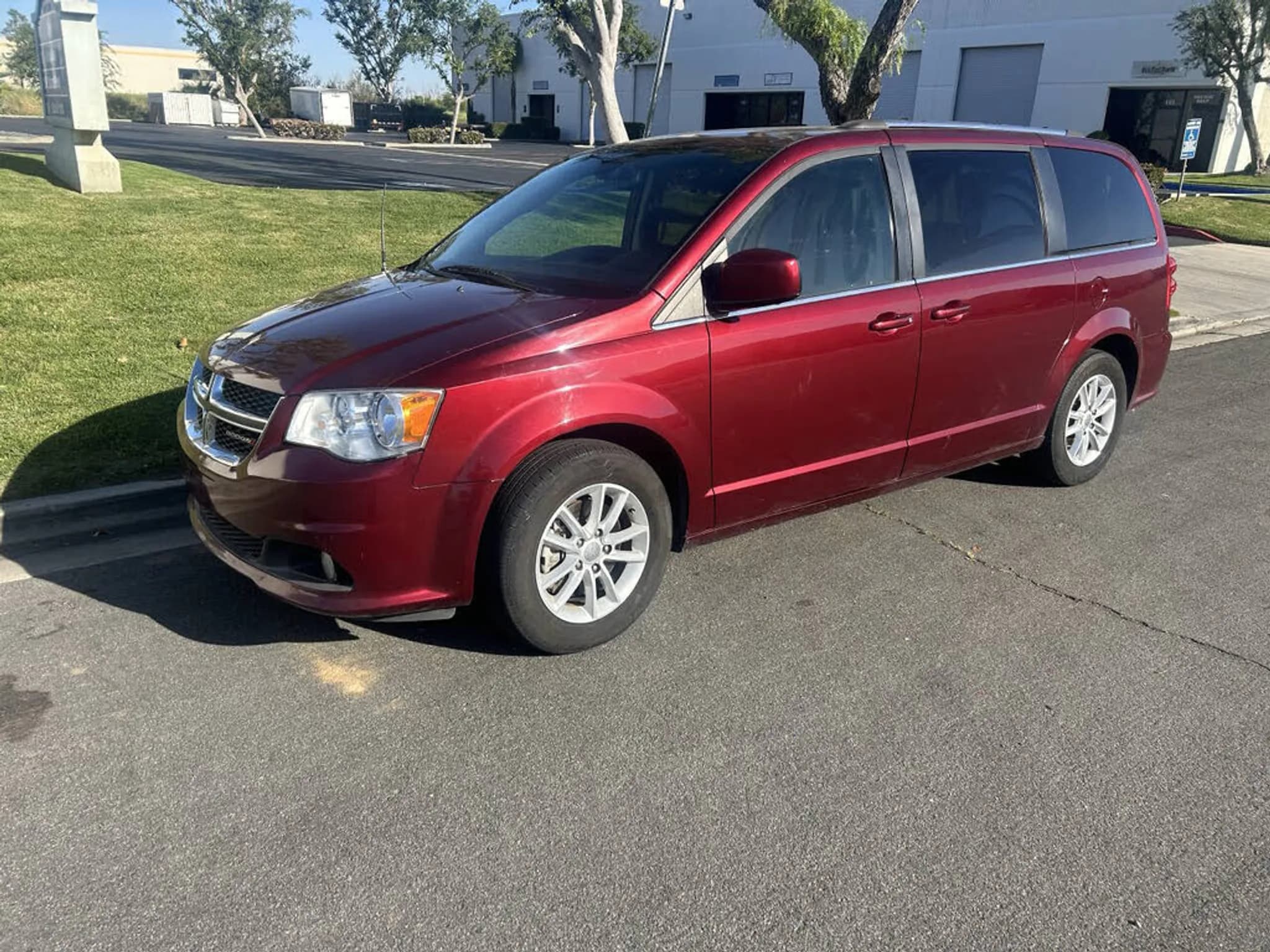 2019 DODGE Grand Caravan SXT - Photo 1