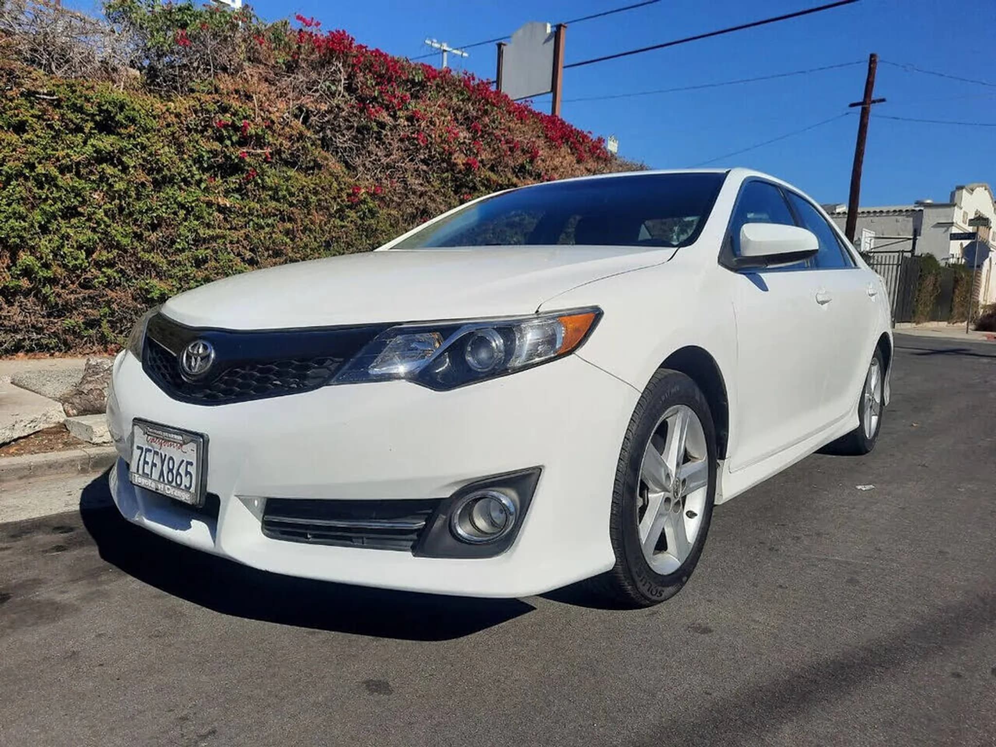 2014 TOYOTA Camry SE - Photo 3